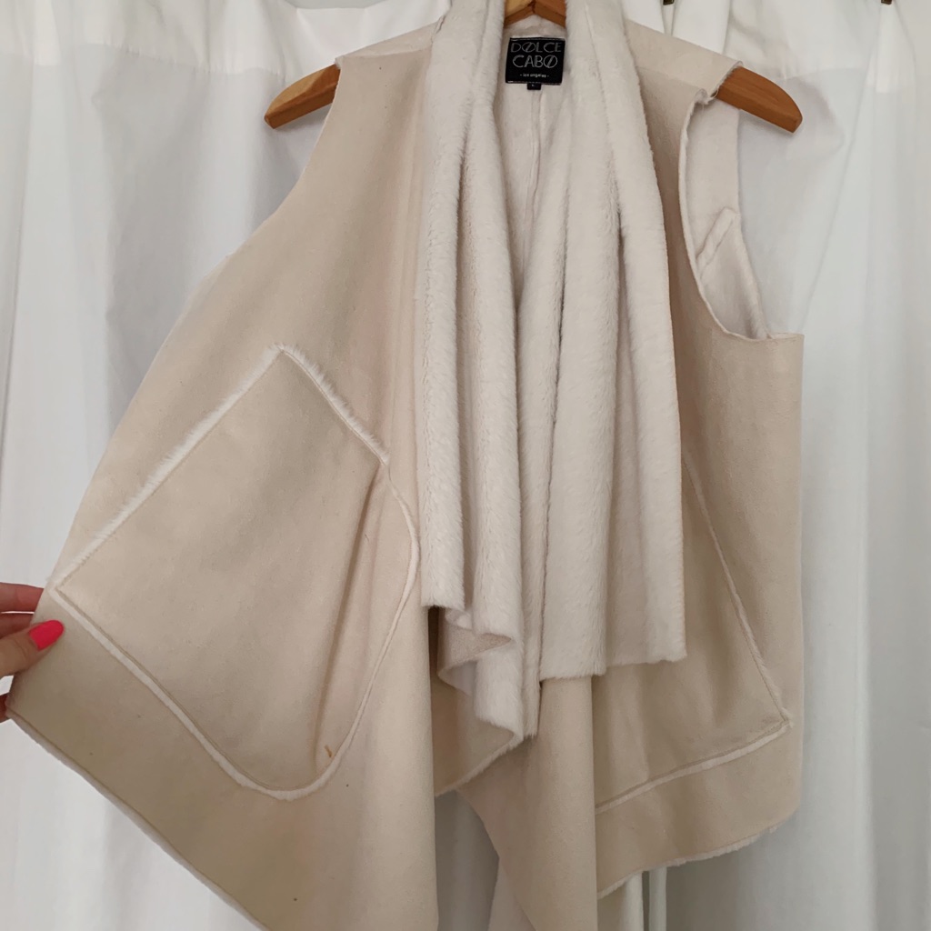 Dolce Cabo White / Cream Faux Fur Vest W/ Pockets